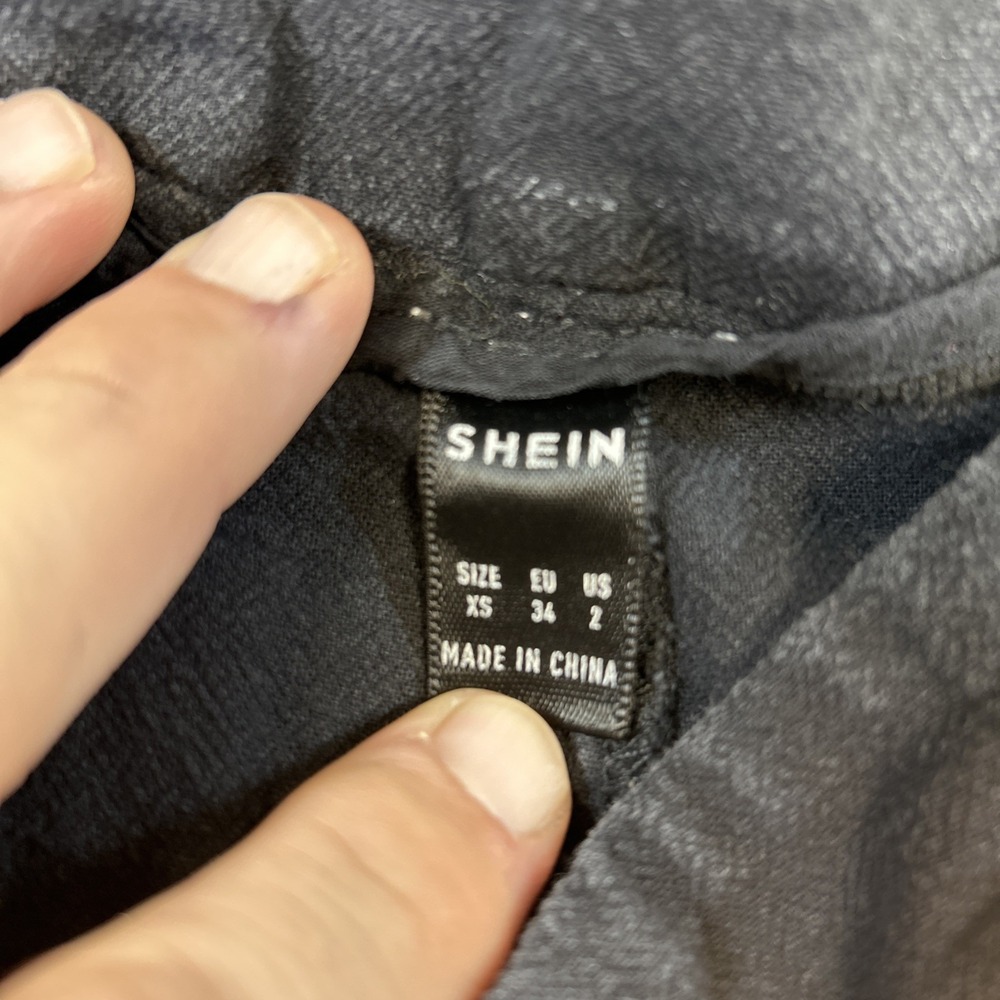 charcoal Shein cargo pants feature contrasting white stitching/ utility pockets - Picture 7 of 13